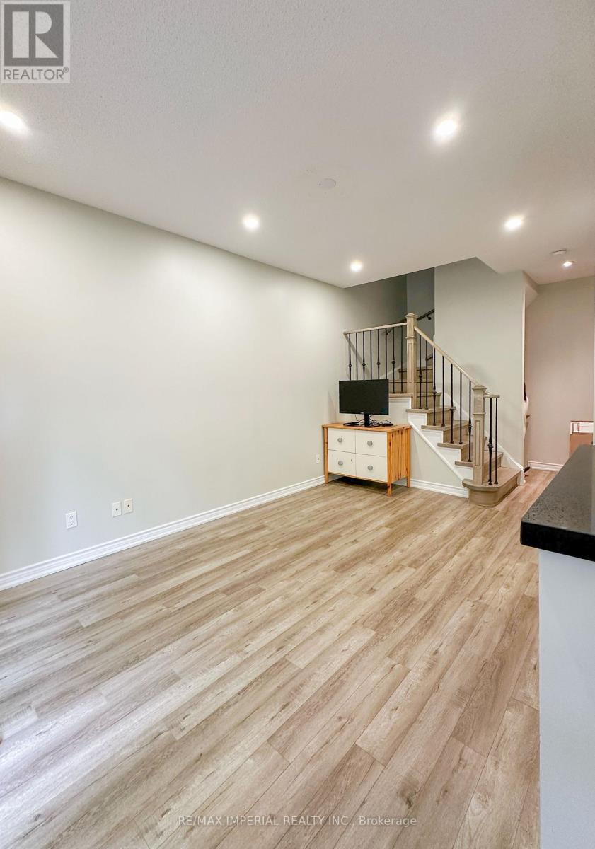 #3 - 16 Cox Boulevard, Markham, Ontario  L3R 4G4 - Photo 2 - N13083010