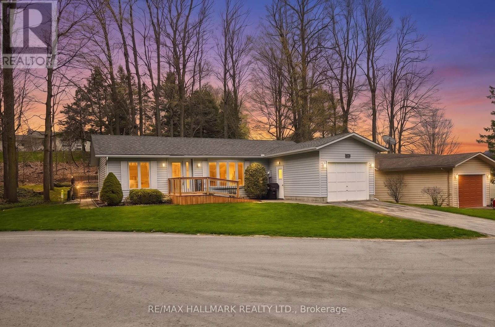 9 Pinetree Court, New Tecumseth, Ontario  L0G 1W0 - Photo 2 - N13083196