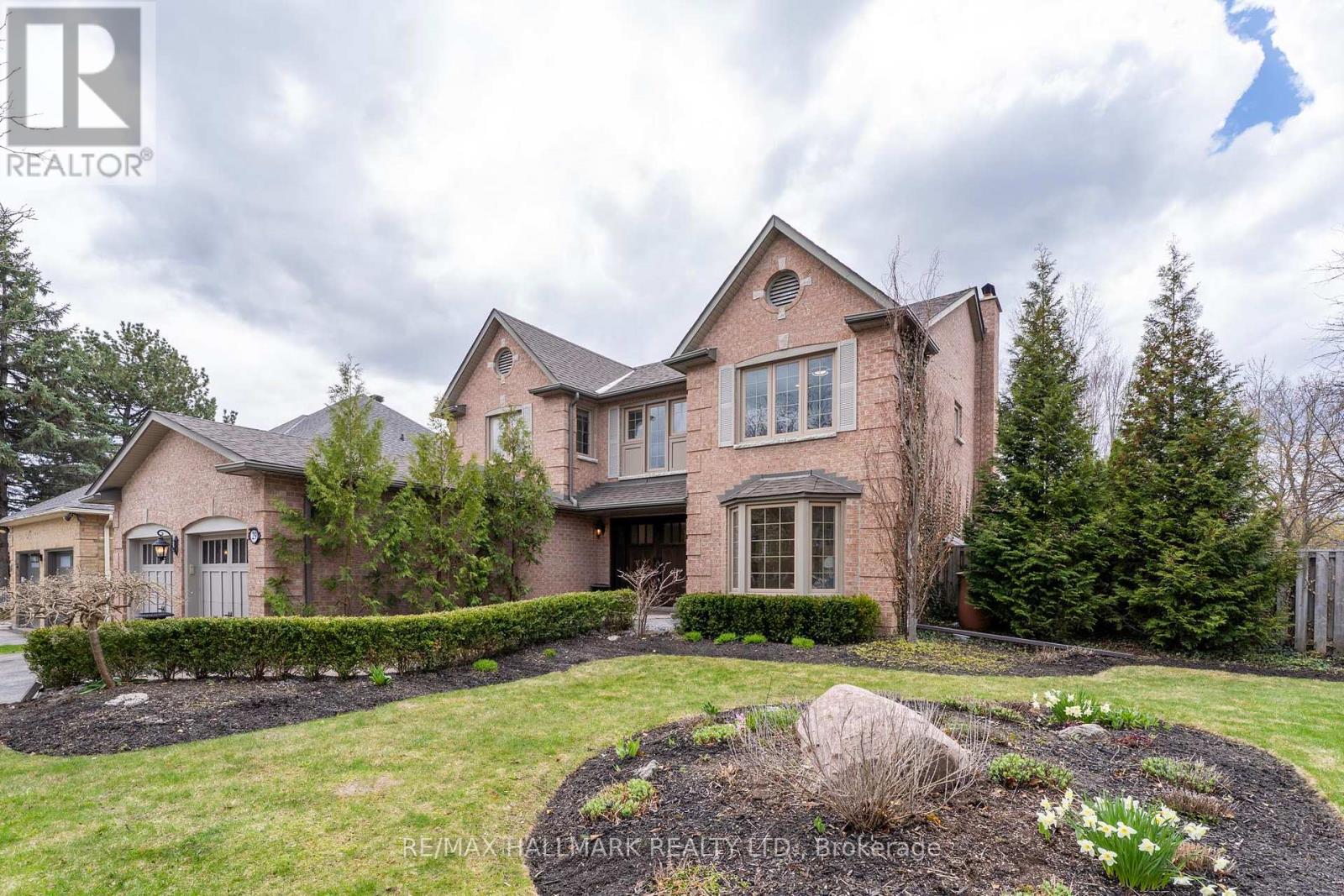 29 PETCH CRESCENT, Aurora, Ontario