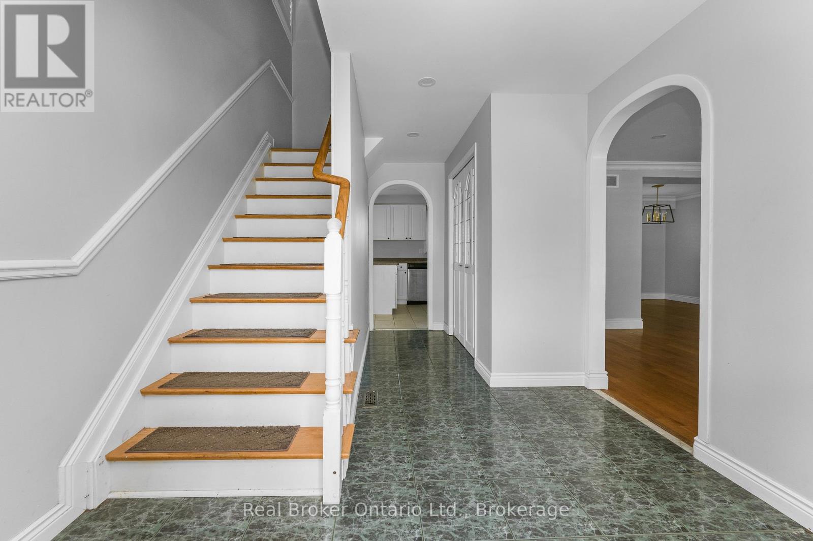 2344 Devon Road, Oakville, Ontario  L6J 5R5 - Photo 6 - W13078164