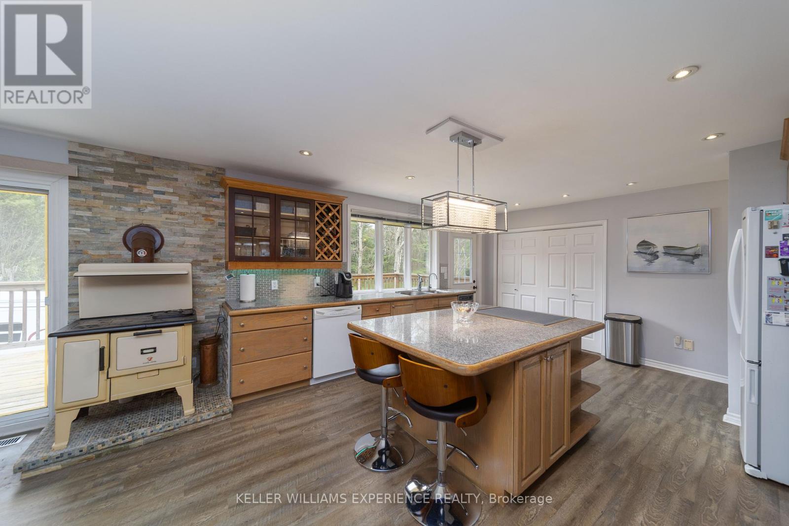 1936 Peninsula Point Road, Severn, Ontario  P0E 1N0 - Photo 7 - S13083038