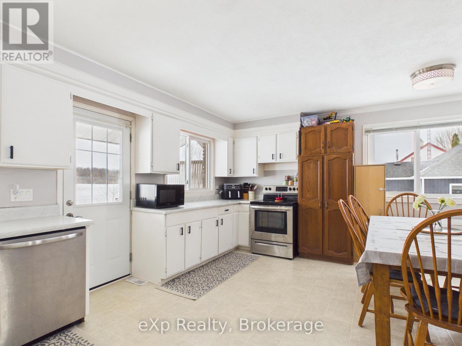 144 Cargill Road, Brockton, Ontario  N0G 1J0 - Photo 10 - X12869954