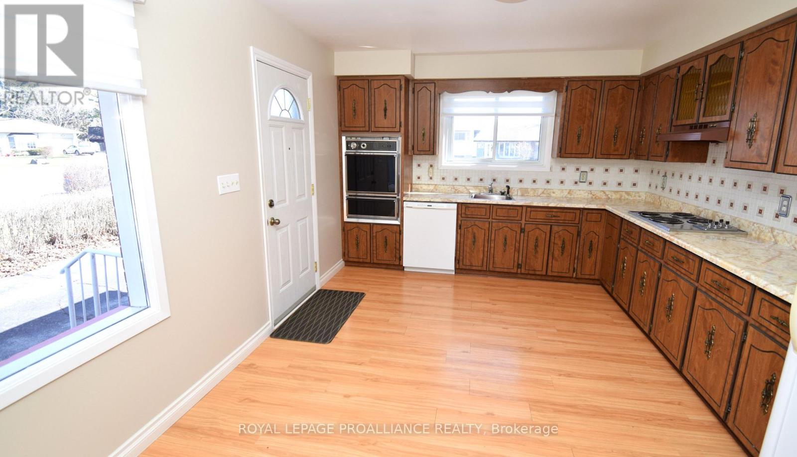 8 Walden Circle, Belleville, Ontario  K8P 2C3 - Photo 3 - X13079992