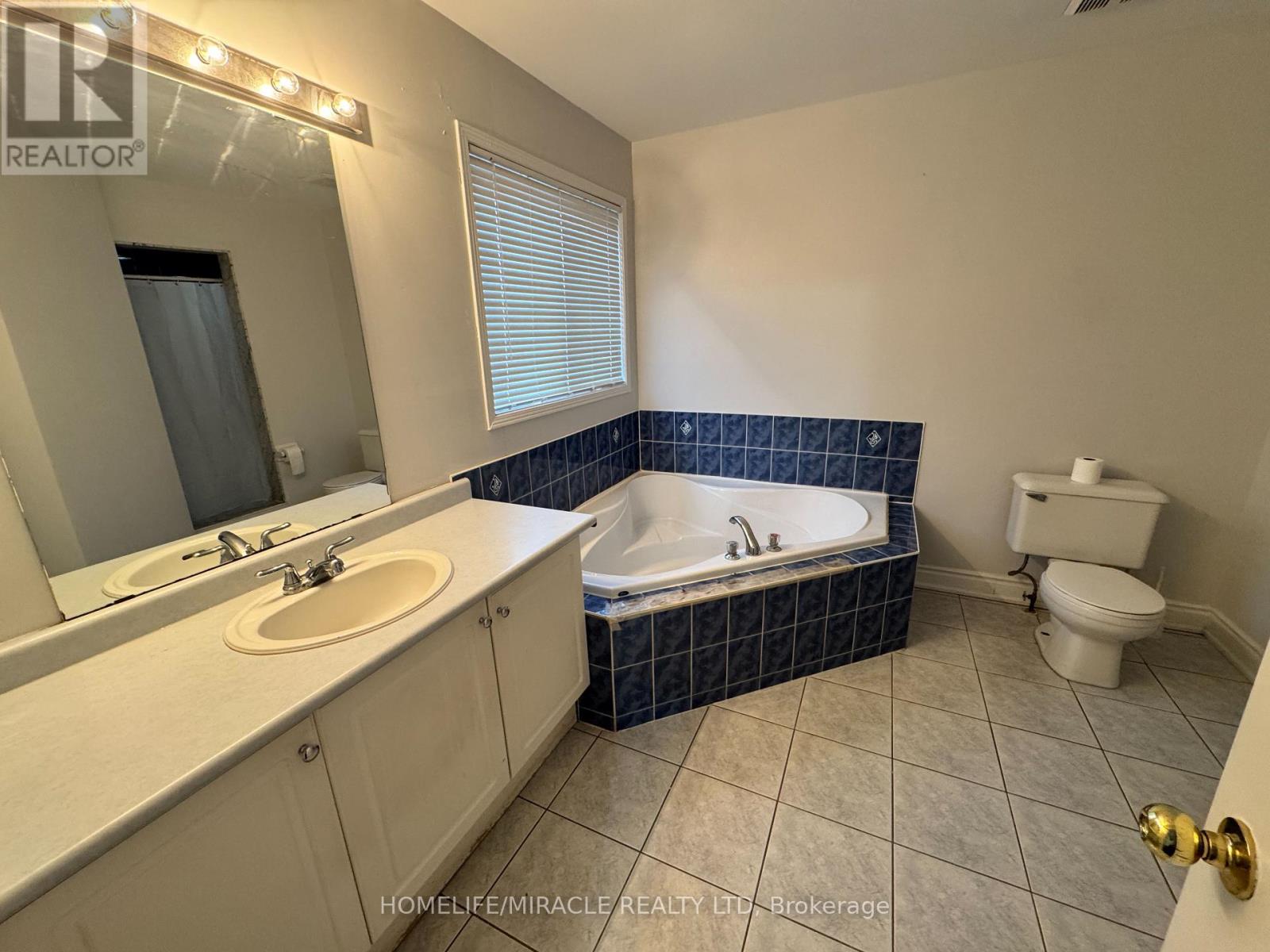 Upper - 28 Nautical Drive, Brampton, Ontario  L6R 2H1 - Photo 12 - W13082956
