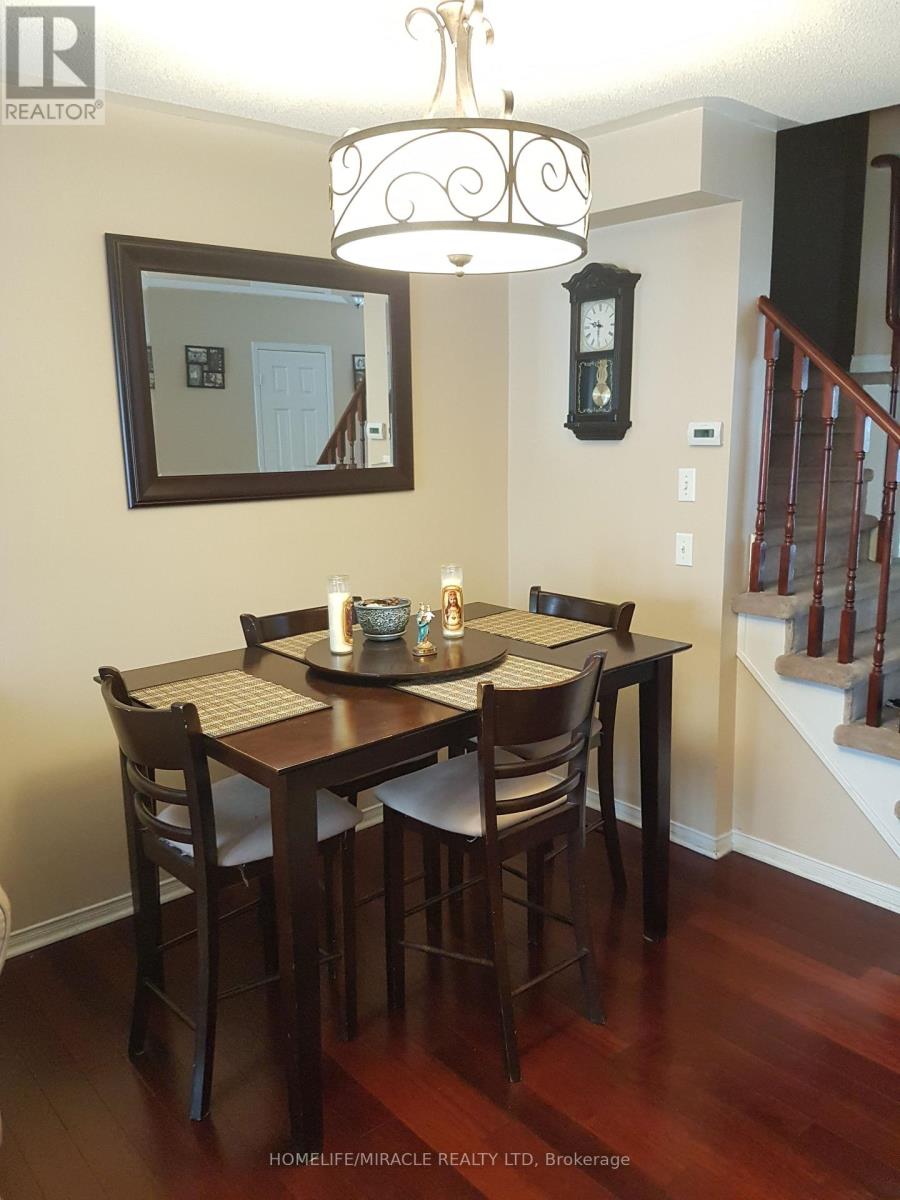 Upper - 28 Nautical Drive, Brampton, Ontario  L6R 2H1 - Photo 3 - W13082956