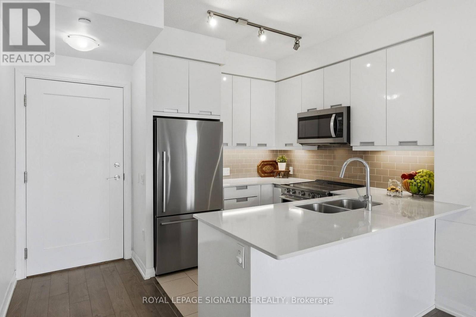 2415 - 35 Watergarden Drive, Mississauga, Ontario  L5R 0G8 - Photo 7 - W13083020