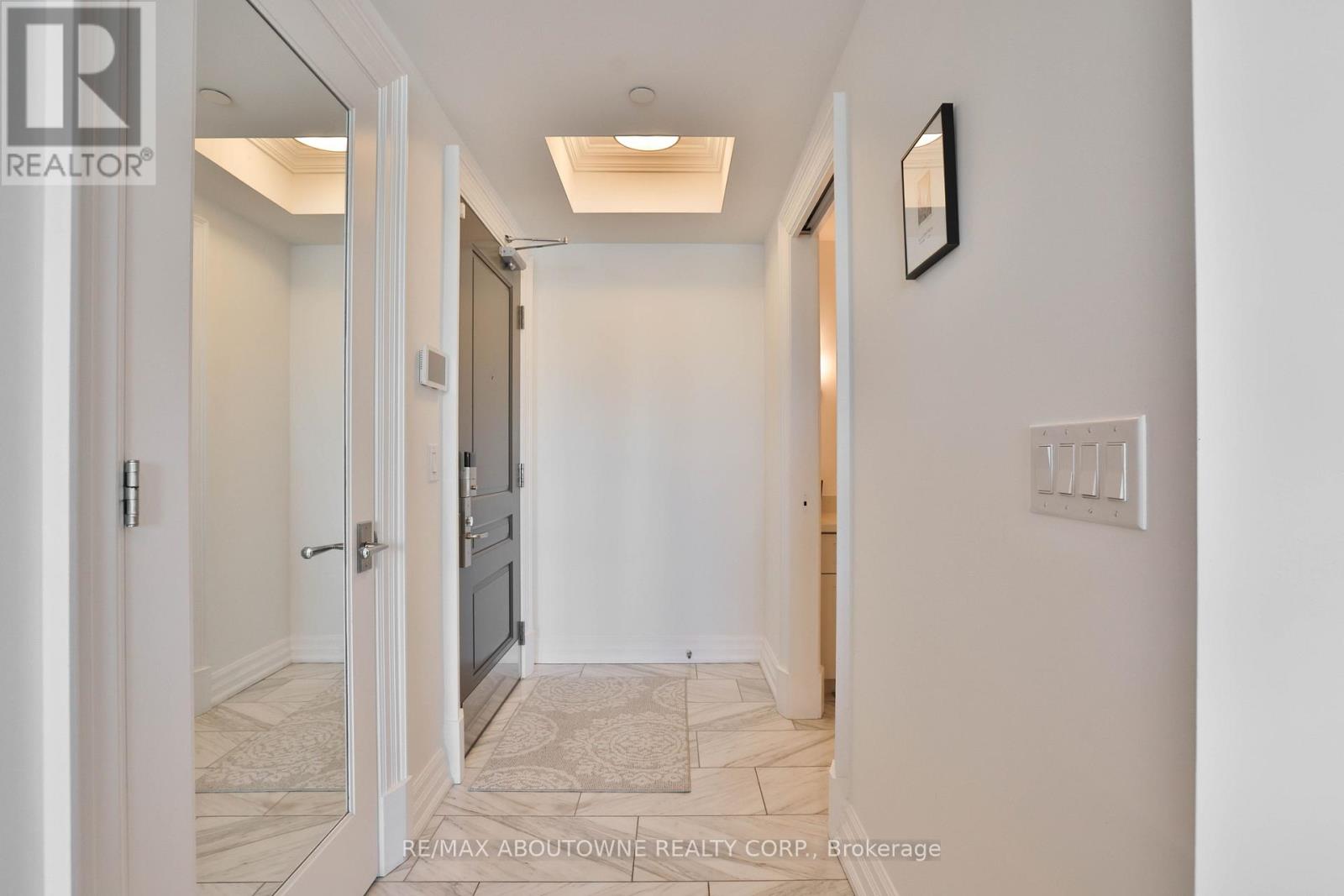 304 - 2060 Lakeshore Road, Burlington, Ontario  L7R 0G2 - Photo 5 - W13083024