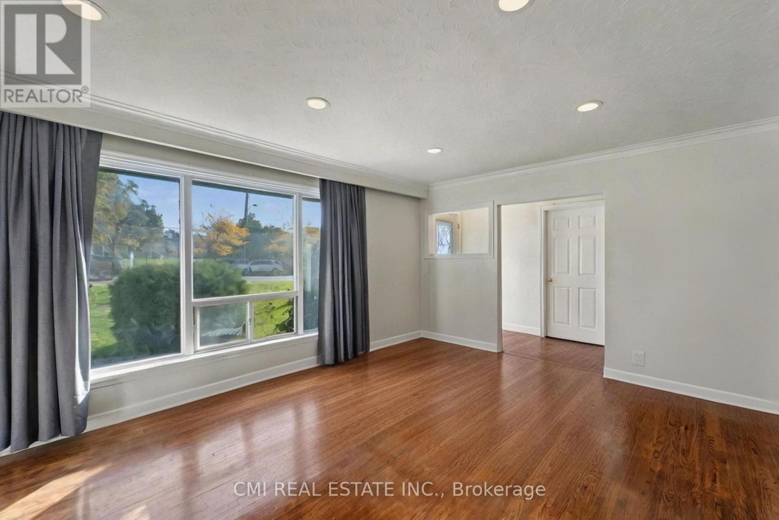 2610 Islington Avenue, Toronto, Ontario  M9V 2X3 - Photo 13 - W13083076