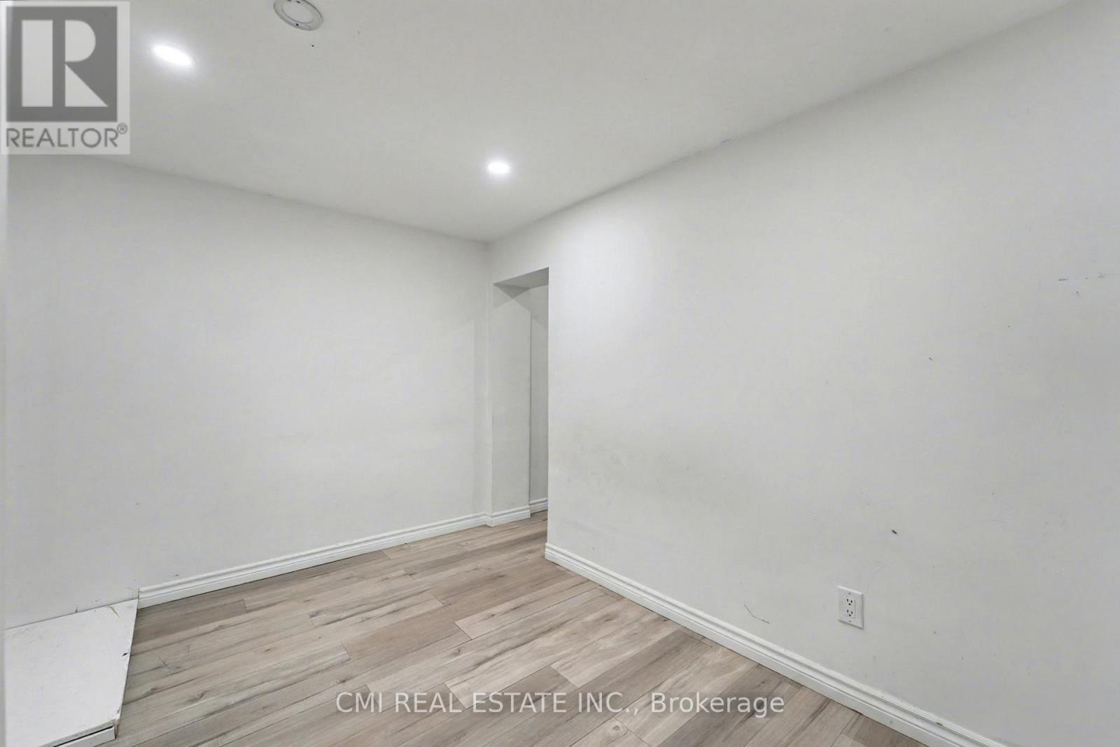 2610 Islington Avenue, Toronto, Ontario  M9V 2X3 - Photo 26 - W13083076