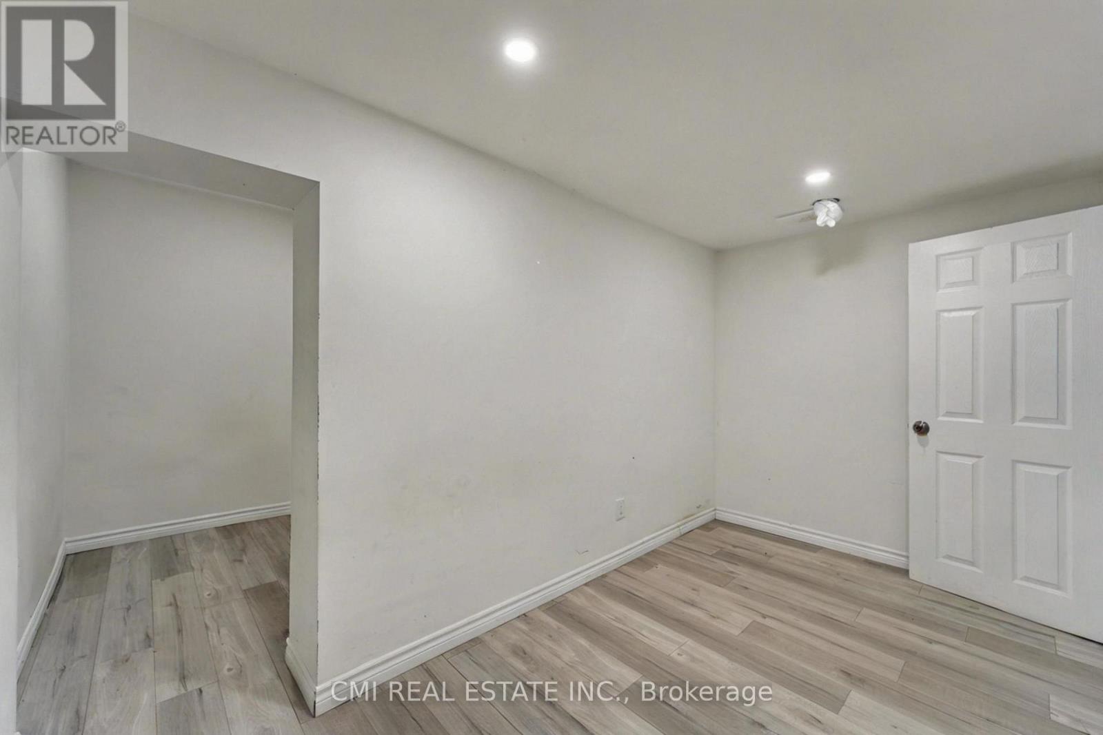 2610 Islington Avenue, Toronto, Ontario  M9V 2X3 - Photo 27 - W13083076