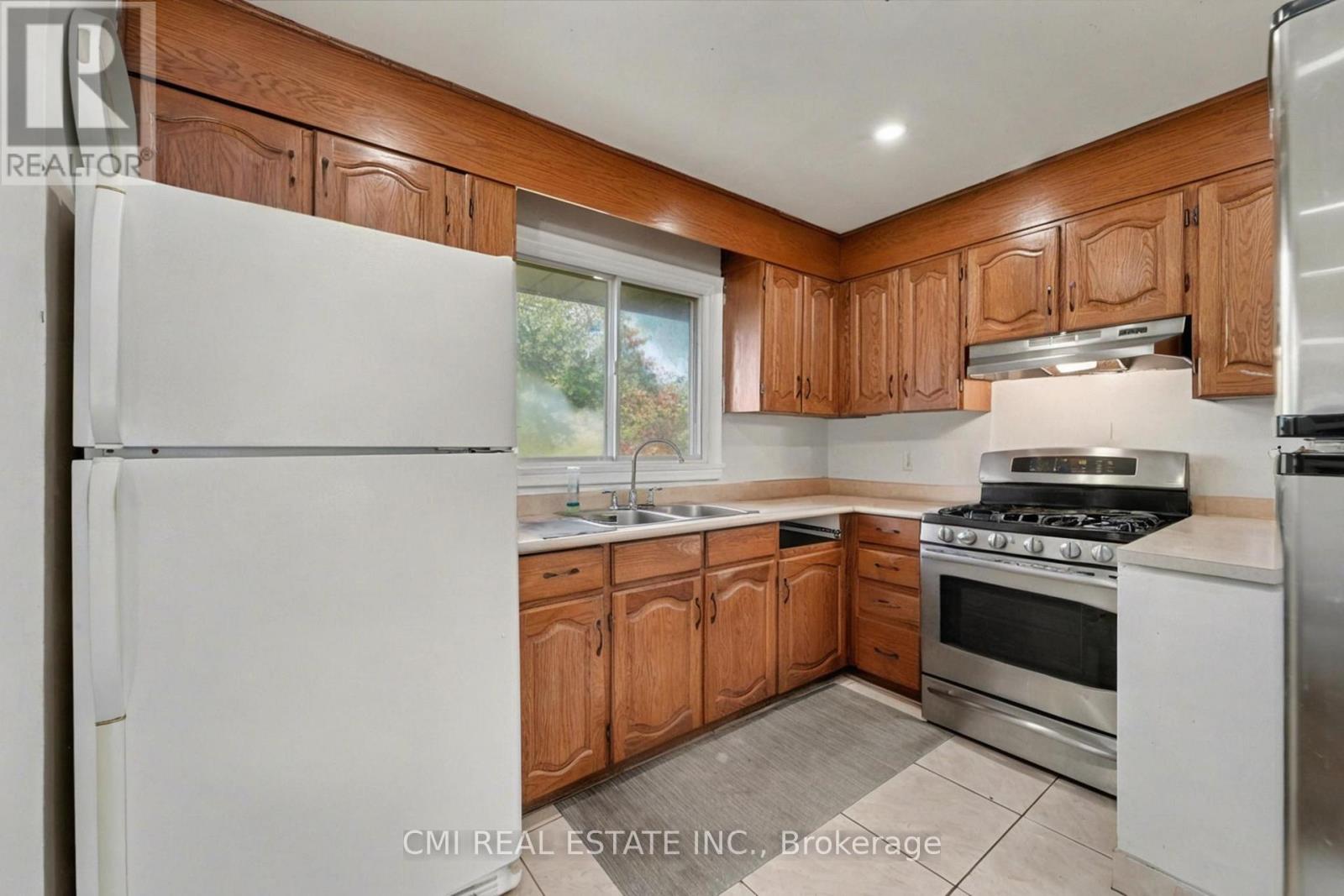2610 Islington Avenue, Toronto, Ontario  M9V 2X3 - Photo 7 - W13083076