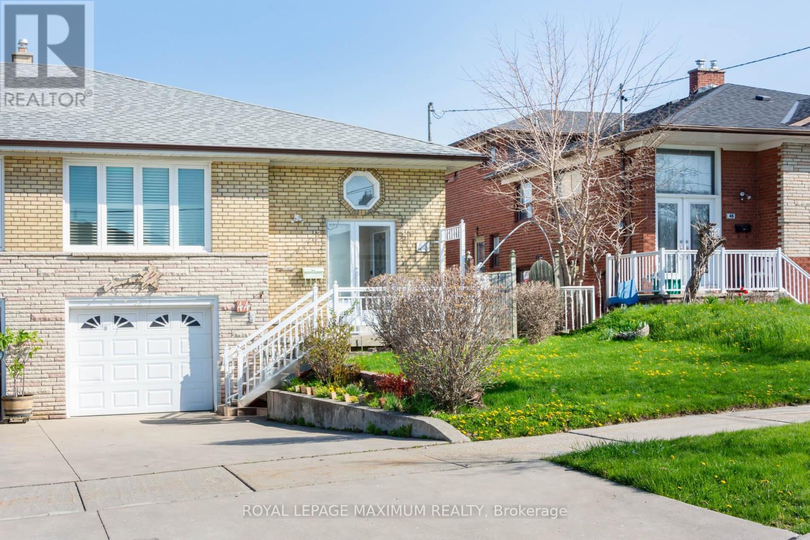 44 FALLINGDALE CRESCENT, Toronto, Ontario