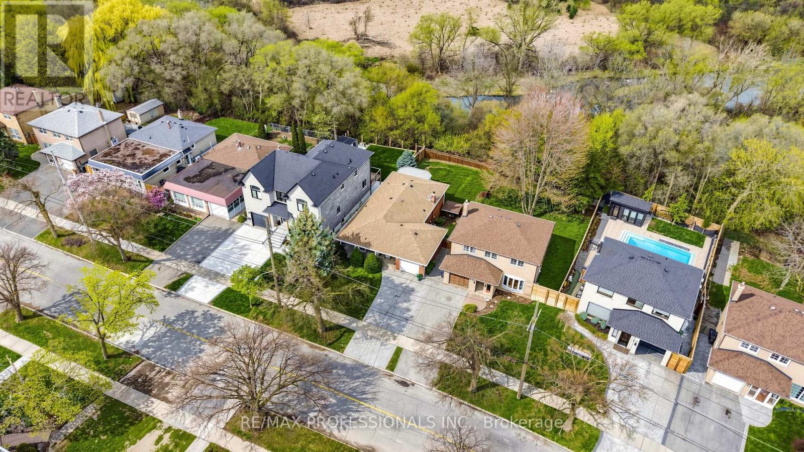 117 Mercury Road, Toronto, Ontario  M9W 3H7 - Photo 29 - W13083130