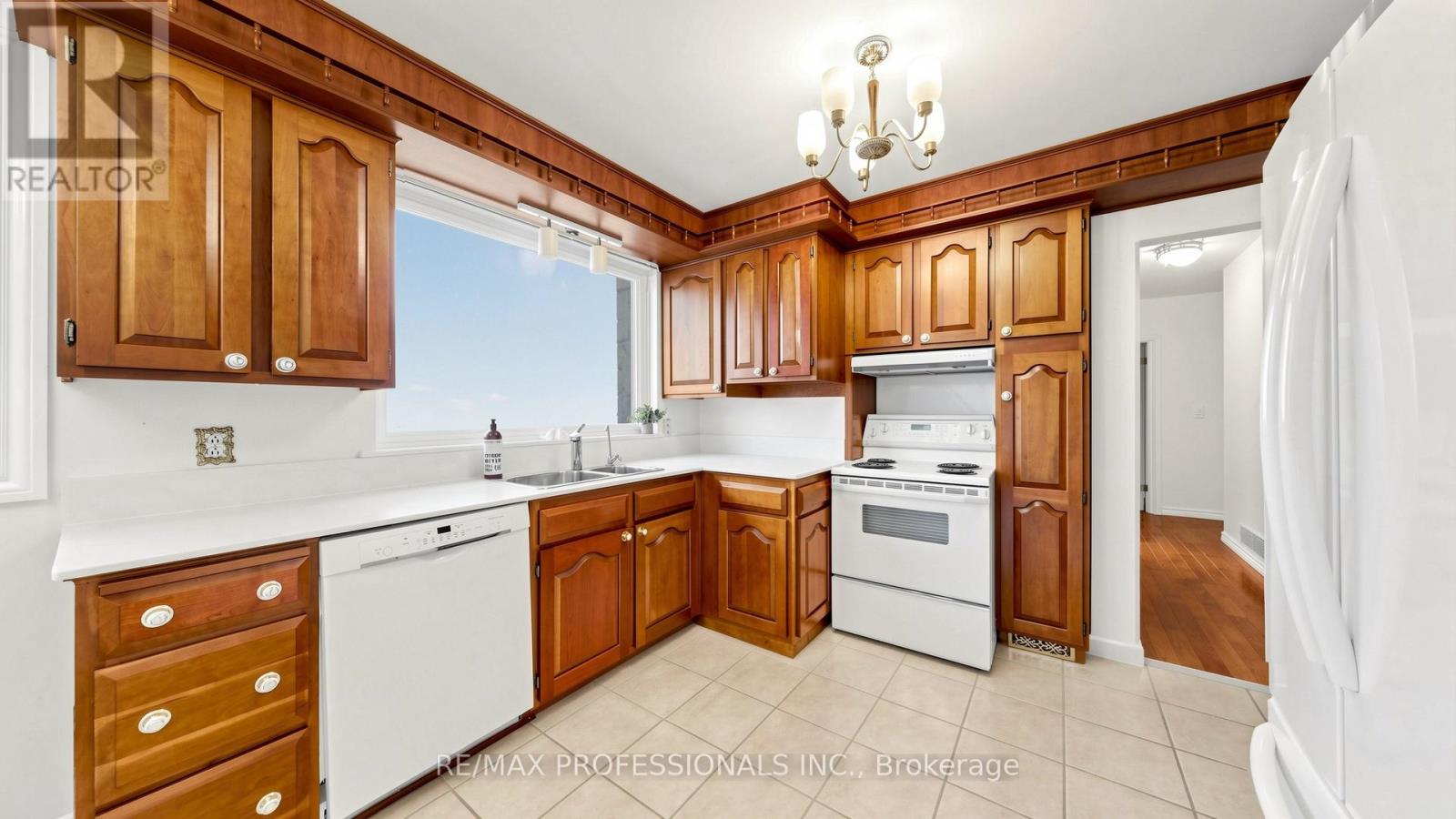 117 Mercury Road, Toronto, Ontario  M9W 3H7 - Photo 6 - W13083130