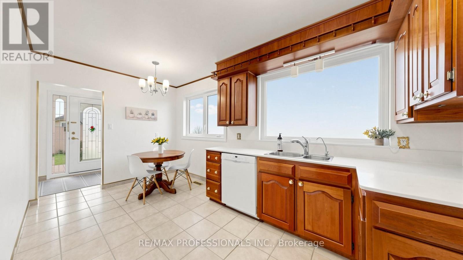 117 Mercury Road, Toronto, Ontario  M9W 3H7 - Photo 8 - W13083130