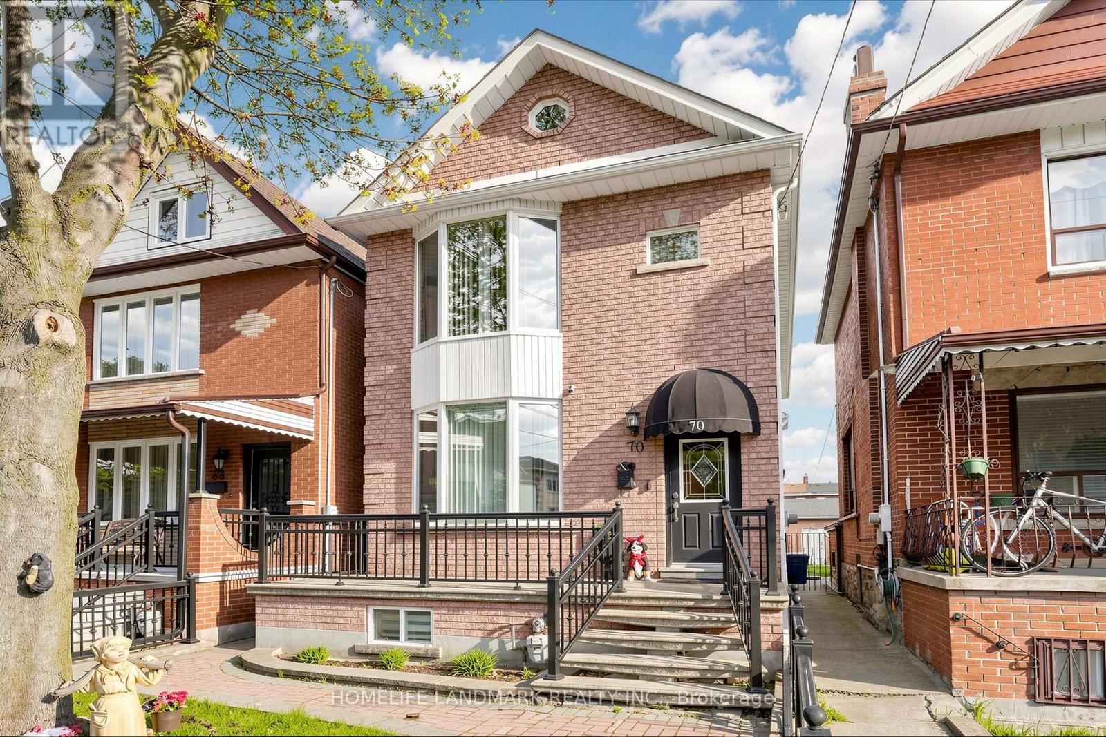 70 BARTLETT AVENUE, Toronto, Ontario