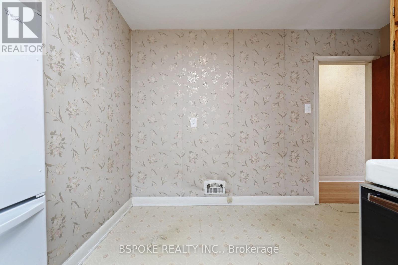 19 Nordin Avenue, Toronto, Ontario  M8Z 2A9 - Photo 12 - W13083256