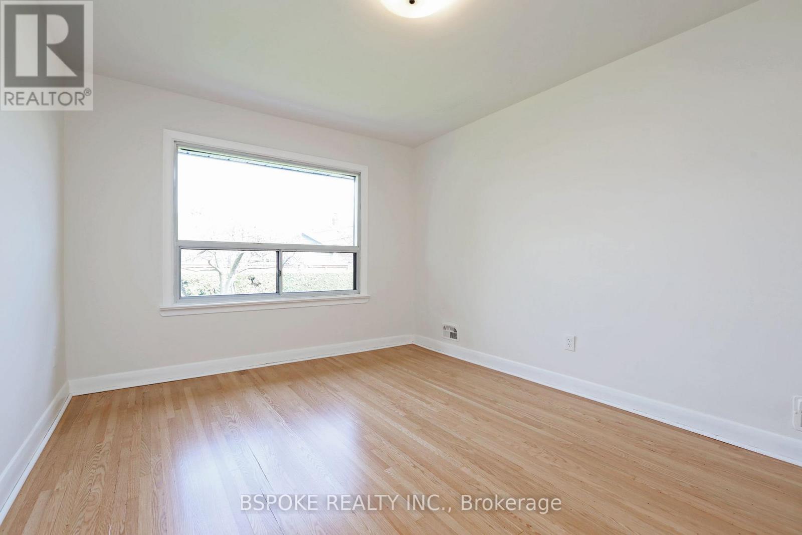 19 Nordin Avenue, Toronto, Ontario  M8Z 2A9 - Photo 15 - W13083256