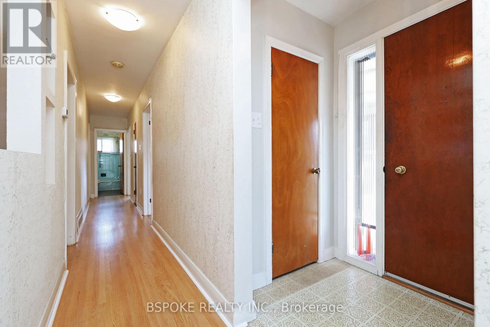 19 Nordin Avenue, Toronto, Ontario  M8Z 2A9 - Photo 3 - W13083256