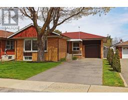 19 NORDIN AVENUE, Toronto, Ontario