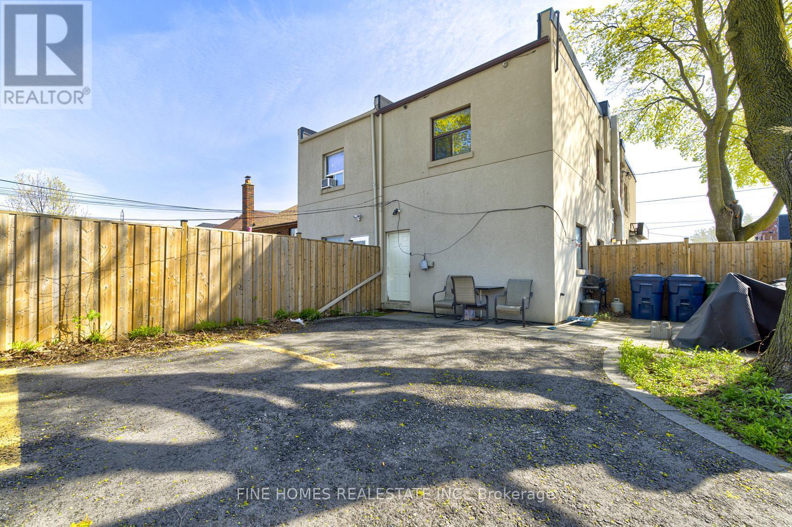 1762 KEELE STREET, Toronto, Ontario