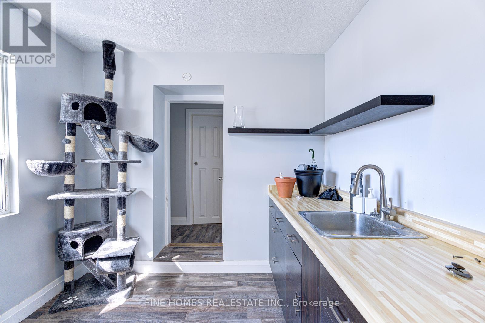 1762 Keele Street, Toronto, Ontario  M6M 3X1 - Photo 5 - W13083258