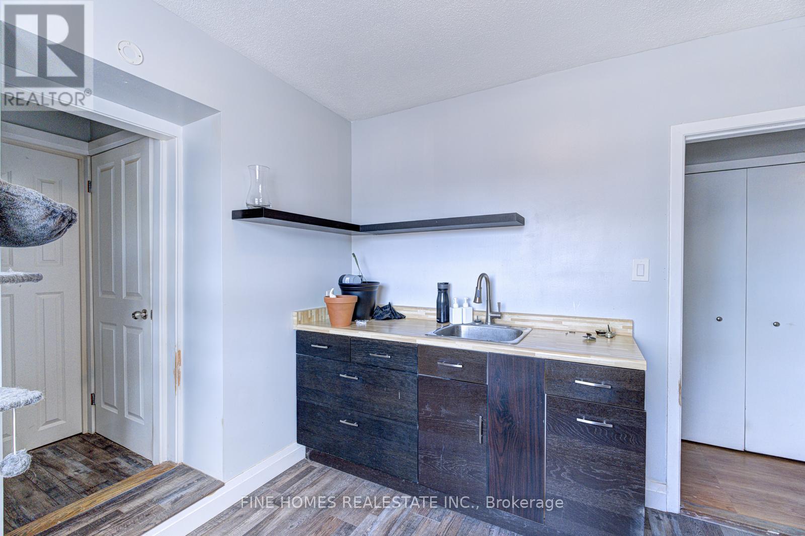 1762 Keele Street, Toronto, Ontario  M6M 3X1 - Photo 6 - W13083258