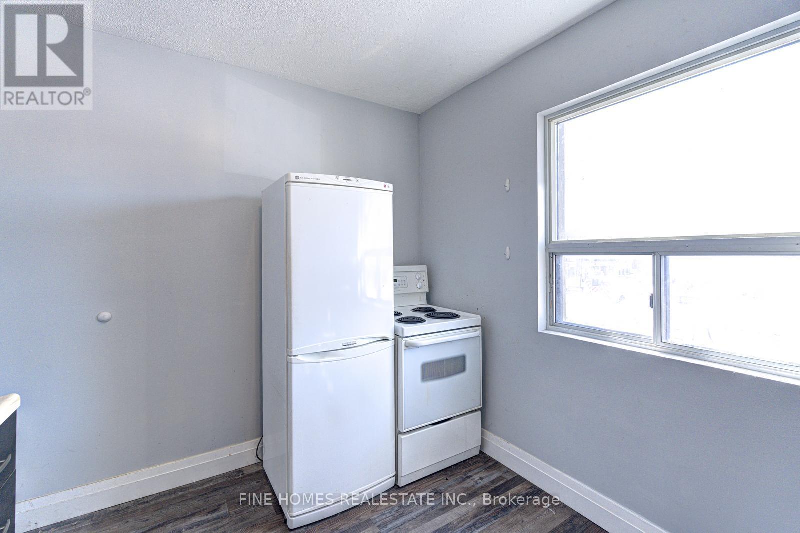 1762 Keele Street, Toronto, Ontario  M6M 3X1 - Photo 7 - W13083258