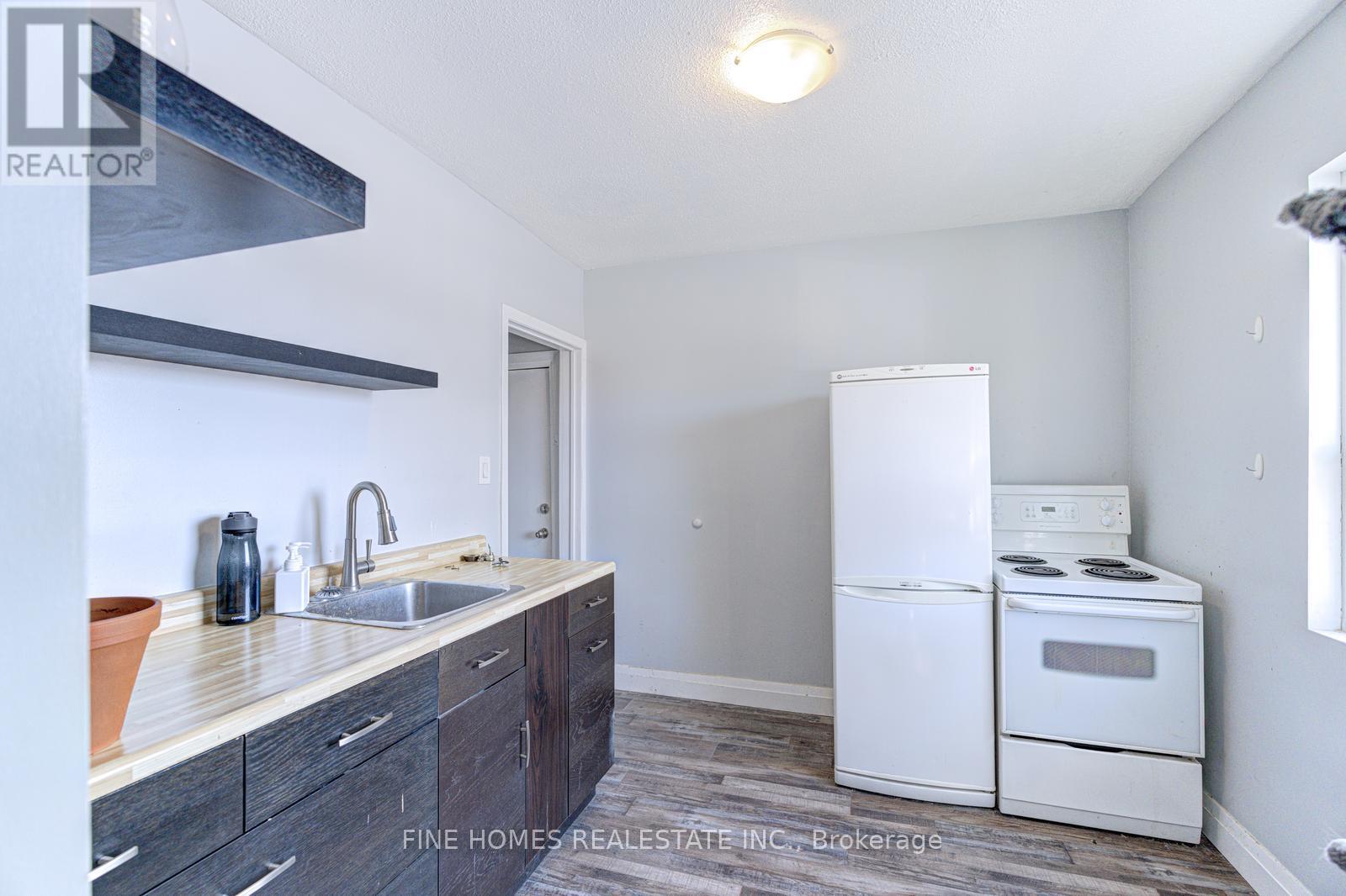 1762 Keele Street, Toronto, Ontario  M6M 3X1 - Photo 8 - W13083258