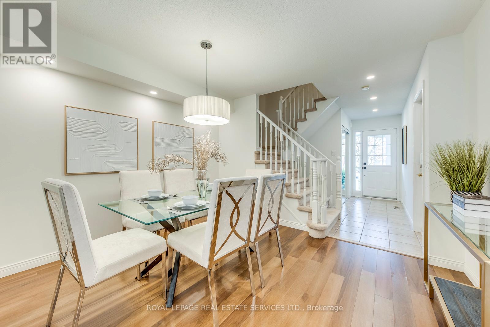 2066 Broadleaf Crescent, Burlington, Ontario  L7L 6S4 - Photo 15 - W13083274