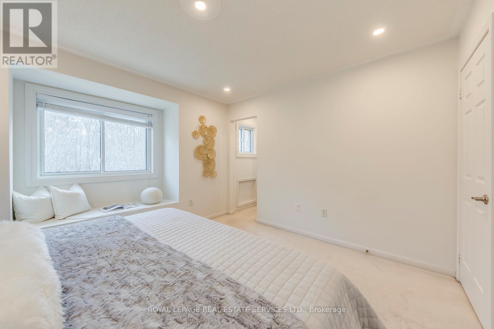 2066 Broadleaf Crescent, Burlington, Ontario  L7L 6S4 - Photo 17 - W13083274