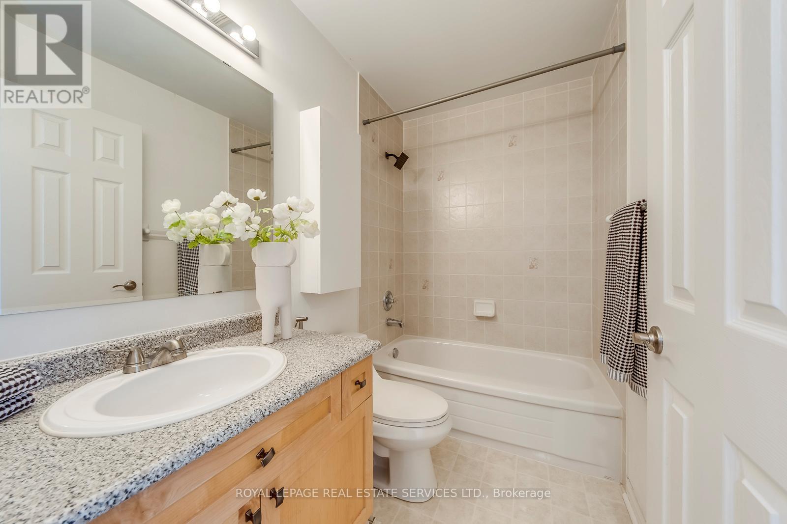2066 Broadleaf Crescent, Burlington, Ontario  L7L 6S4 - Photo 22 - W13083274
