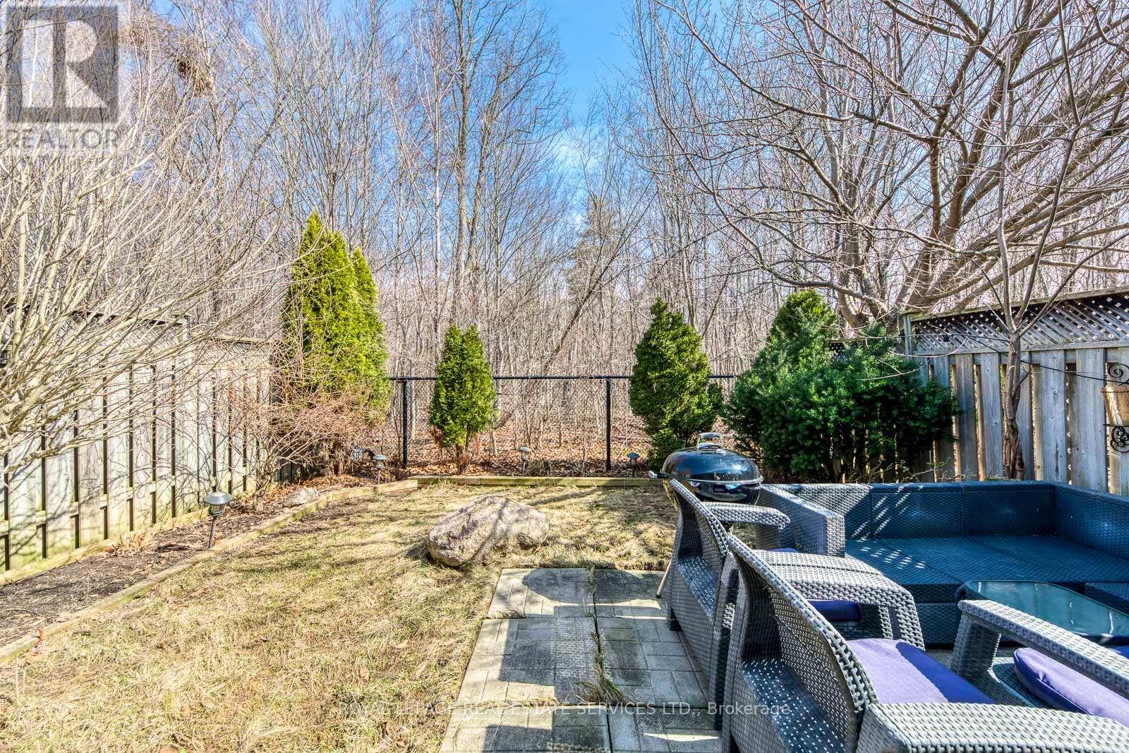 2066 Broadleaf Crescent, Burlington, Ontario  L7L 6S4 - Photo 4 - W13083274