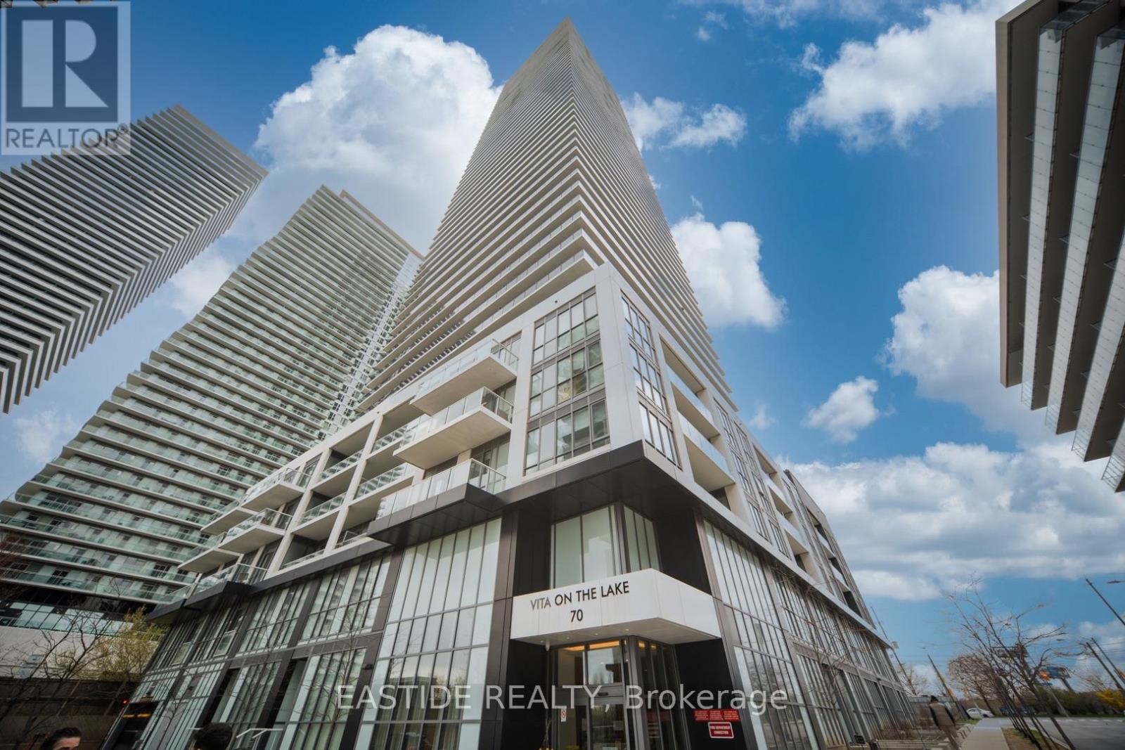 2107 - 70 ANNIE CRAIG DRIVE, Toronto, Ontario