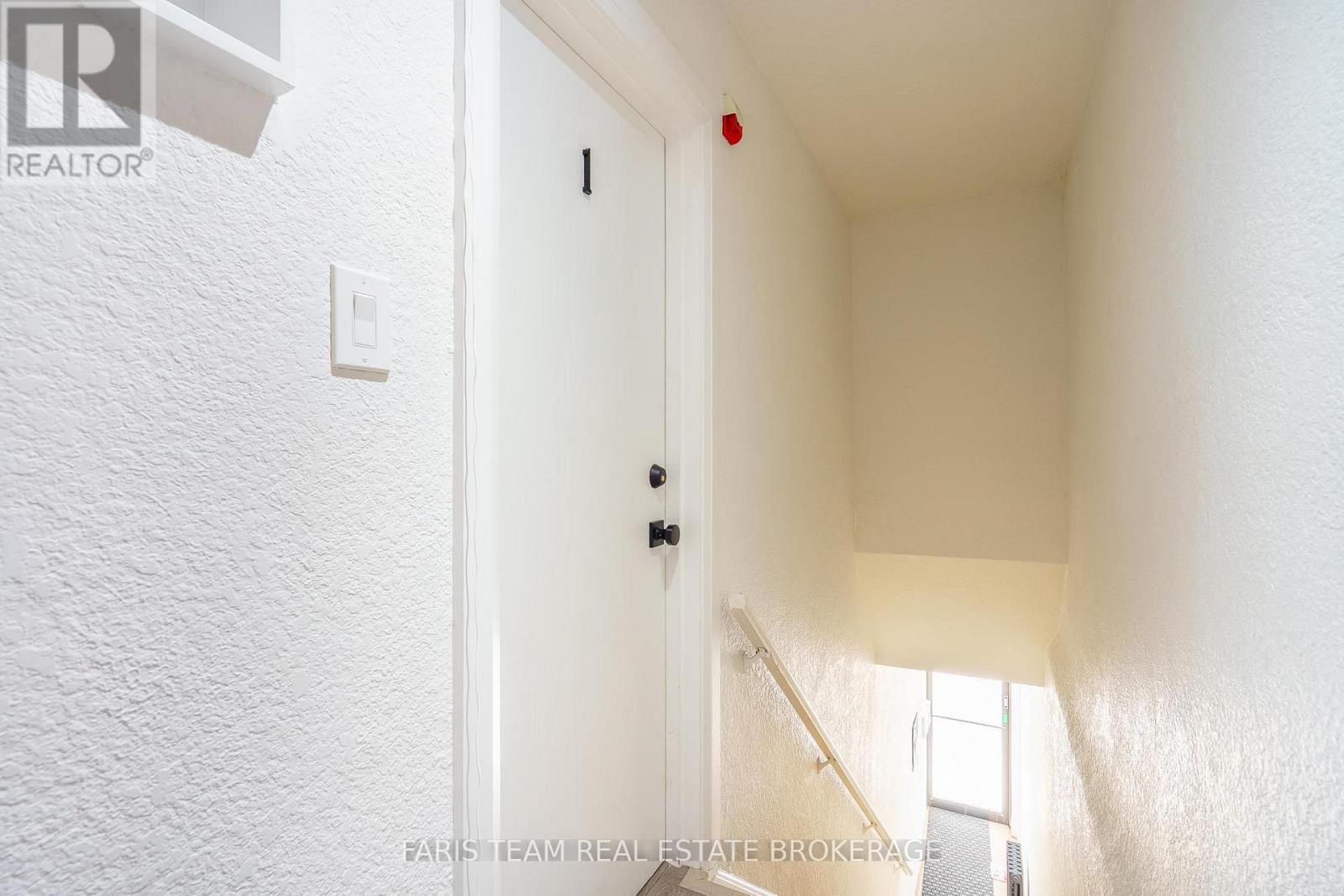 267 Lakeshore Road E, Mississauga, Ontario  L5G 1G8 - Photo 21 - W13083328