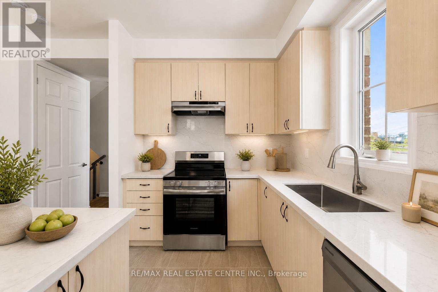 67 - 1317 Leriche Way N, Milton, Ontario  L9H 0H5 - Photo 10 - W13083354
