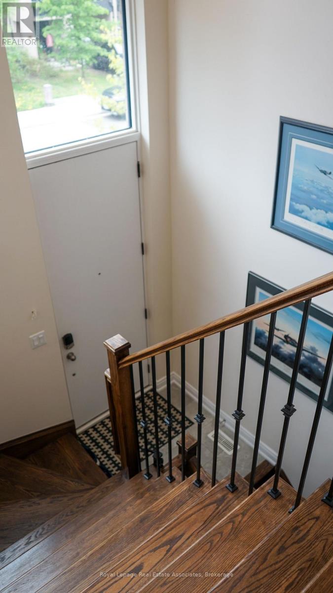 72 Pony Farm Drive, Toronto, Ontario  M9R 0B3 - Photo 3 - W13083386