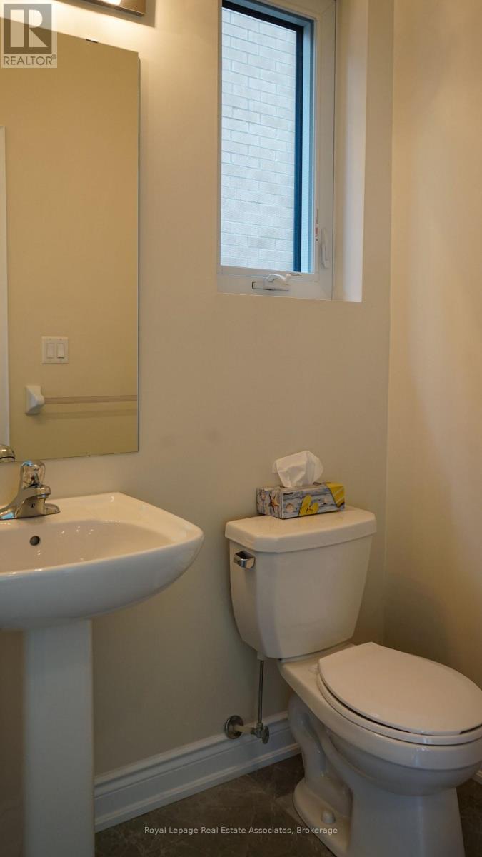 72 Pony Farm Drive, Toronto, Ontario  M9R 0B3 - Photo 8 - W13083386