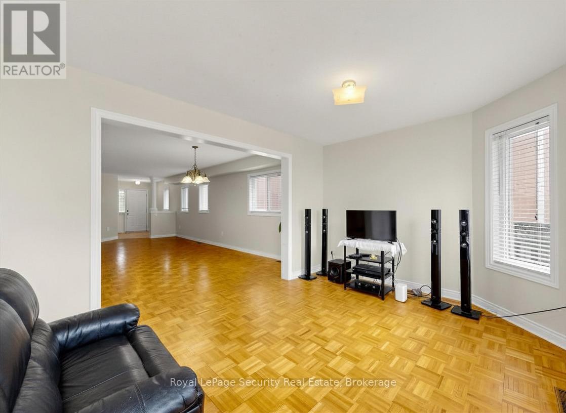 21 Fallstar Crescent, Brampton, Ontario  L7A 2J5 - Photo 10 - W13083408