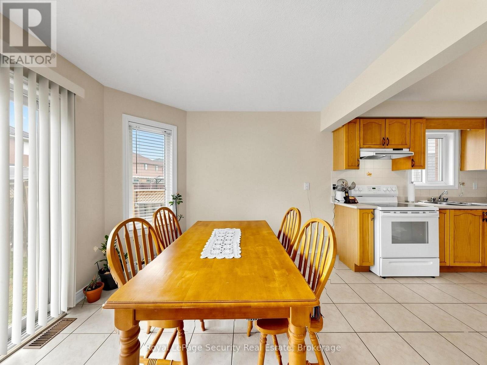 21 Fallstar Crescent, Brampton, Ontario  L7A 2J5 - Photo 13 - W13083408
