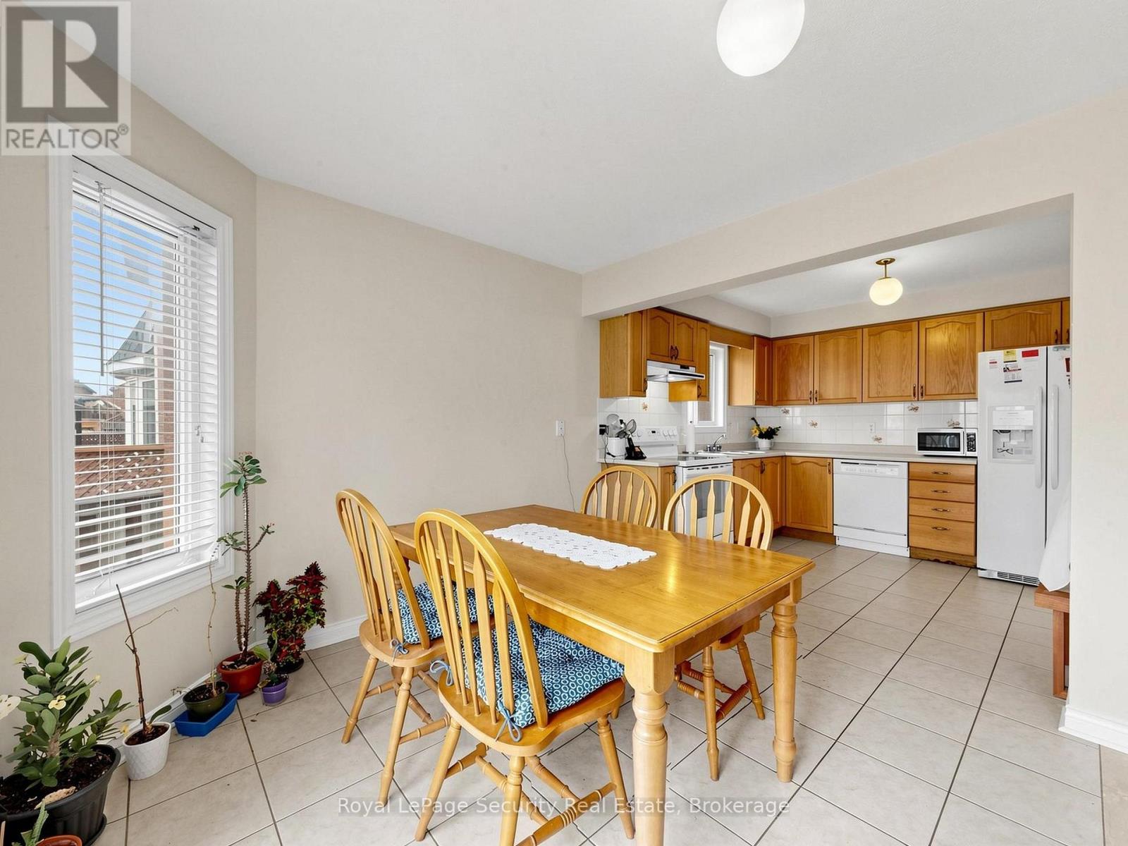 21 Fallstar Crescent, Brampton, Ontario  L7A 2J5 - Photo 14 - W13083408