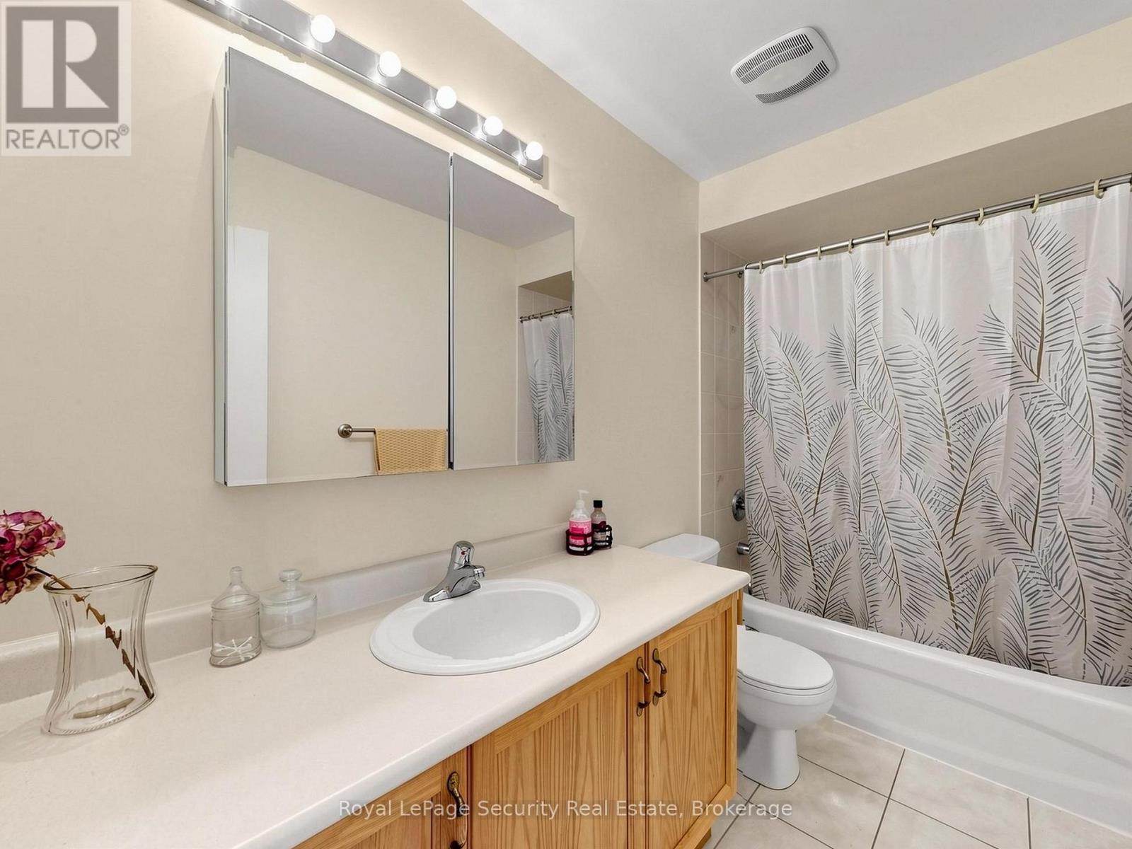 21 Fallstar Crescent, Brampton, Ontario  L7A 2J5 - Photo 33 - W13083408
