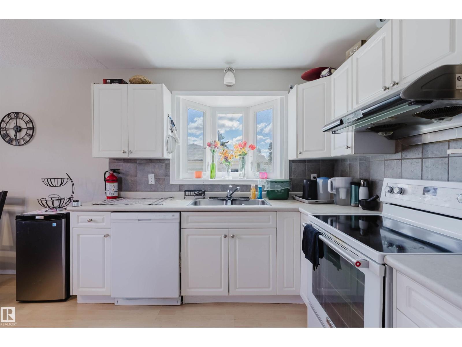 10519 36a Av NW, Edmonton, Alberta  T6J 2H7 - Photo 13 - E4485432