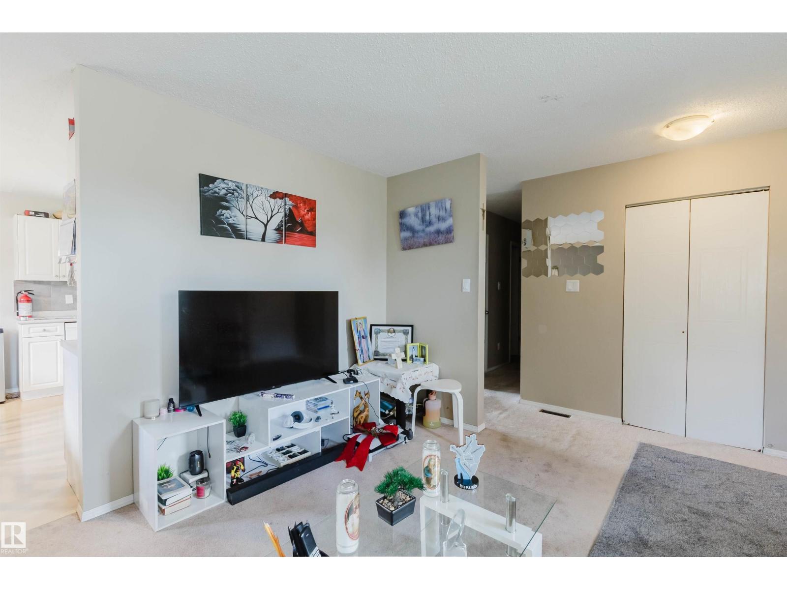 10519 36a Av NW, Edmonton, Alberta  T6J 2H7 - Photo 8 - E4485432