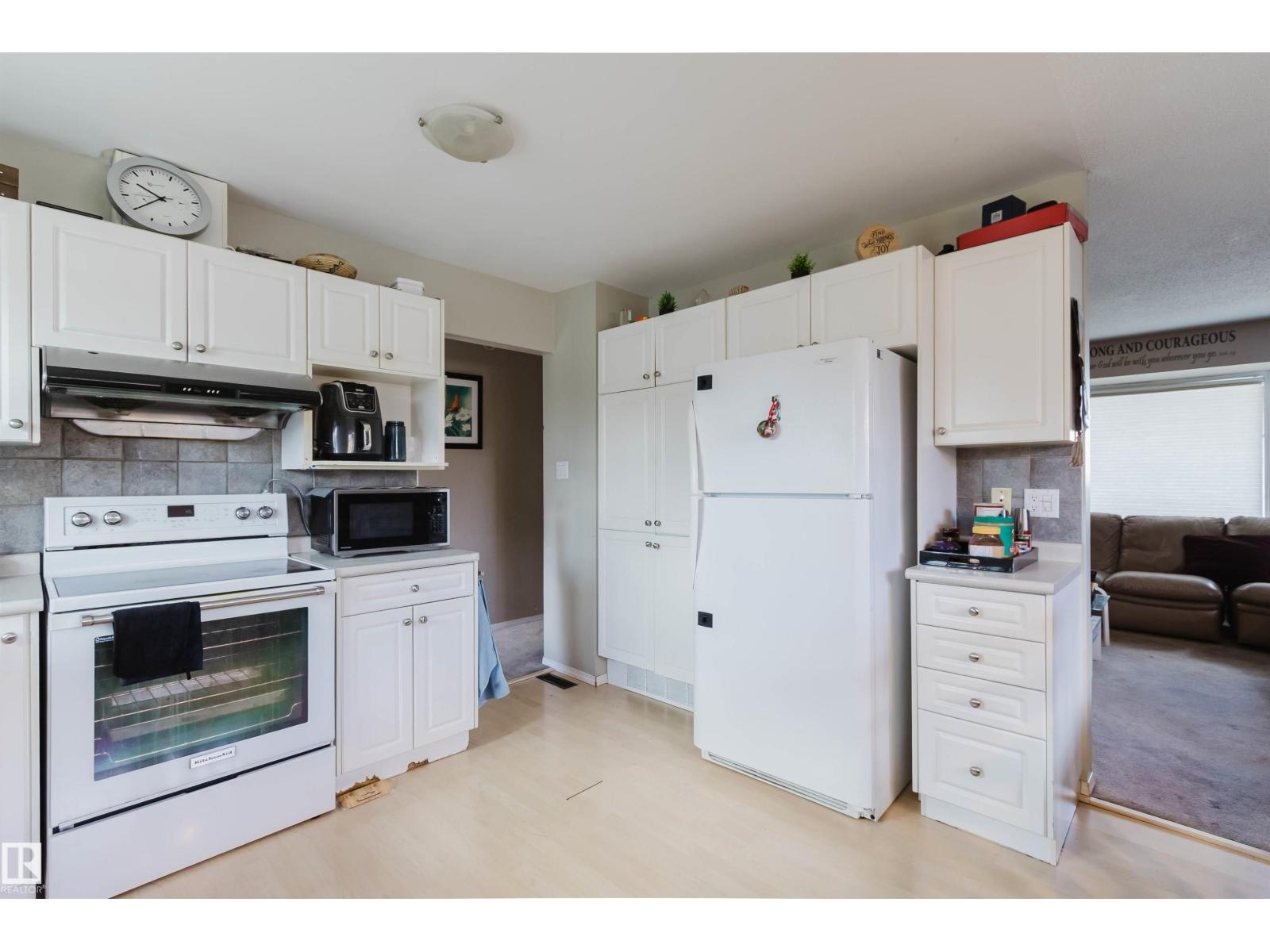 10519 36a Av NW, Edmonton, Alberta  T6J 2H7 - Photo 11 - E4485432