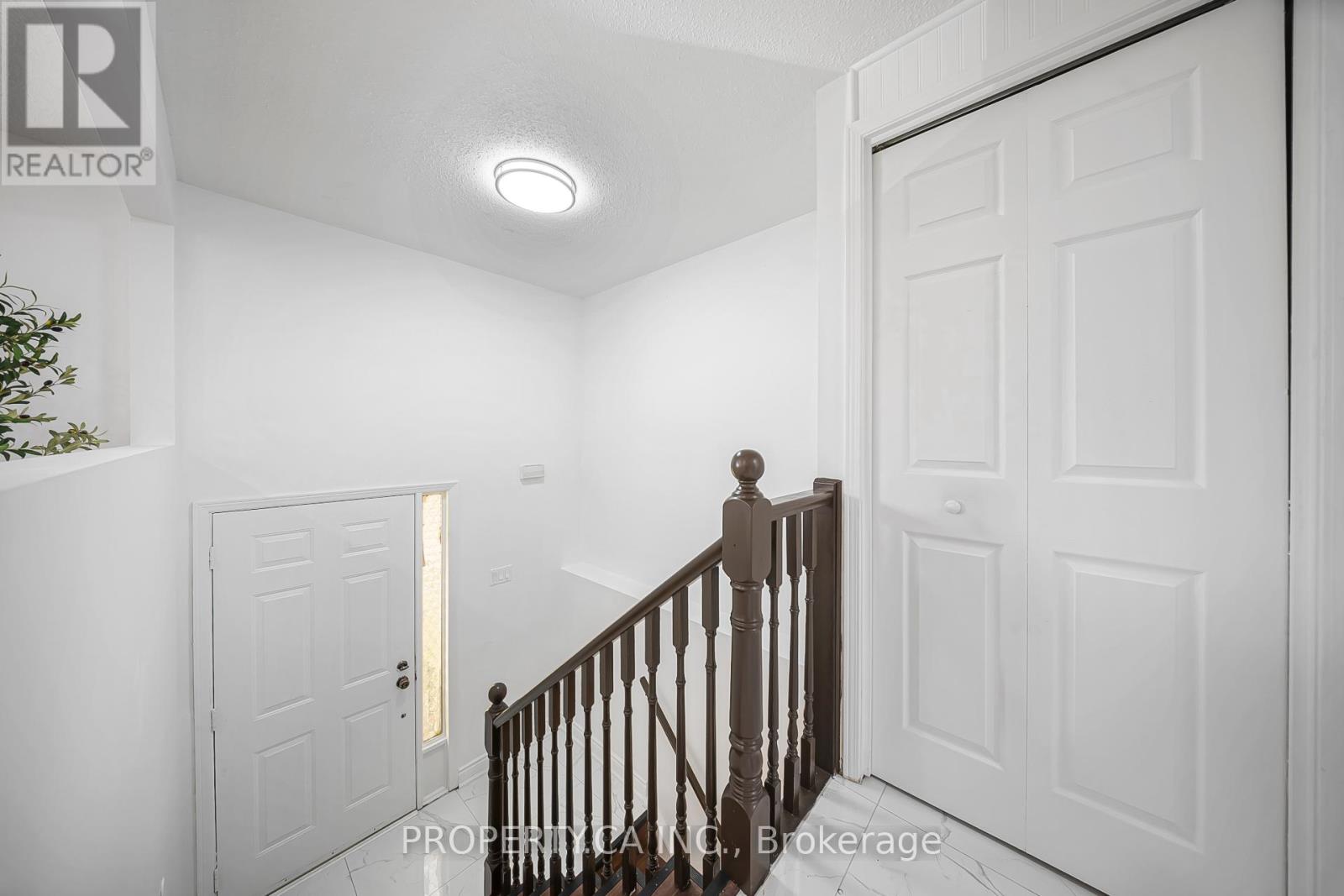 89 Ristau Crescent, Kitchener, Ontario  N2E 3A9 - Photo 4 - X13083022