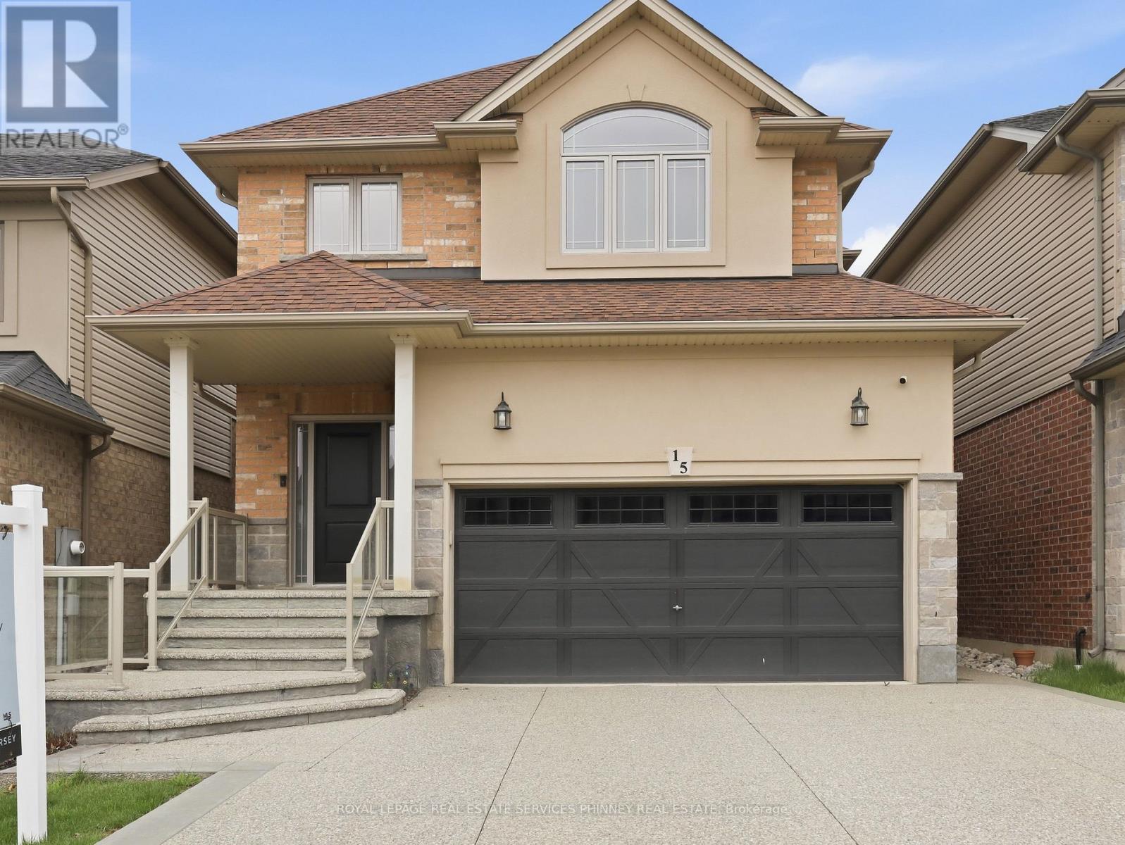 15 CUTTS CRESCENT, Hamilton, Ontario