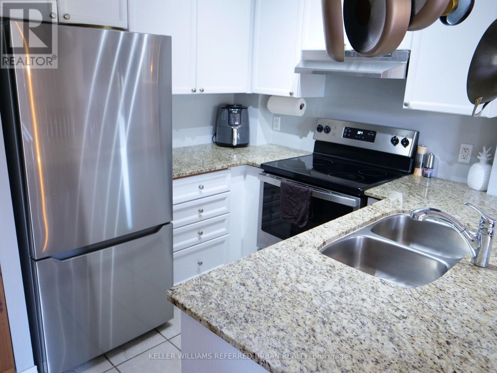 210 - 12 Sudbury Street, Toronto, Ontario  M6J 3W7 - Photo 3 - C13082872