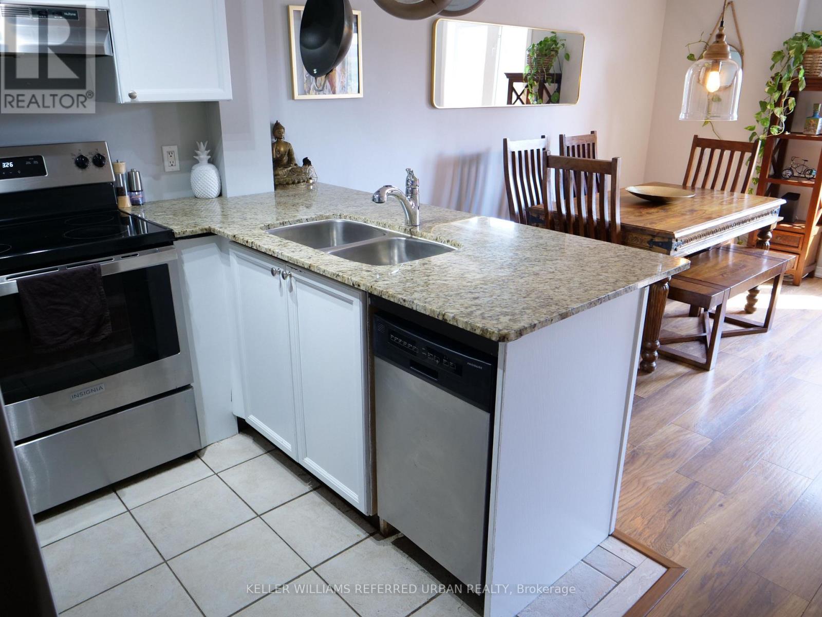 210 - 12 Sudbury Street, Toronto, Ontario  M6J 3W7 - Photo 4 - C13082872