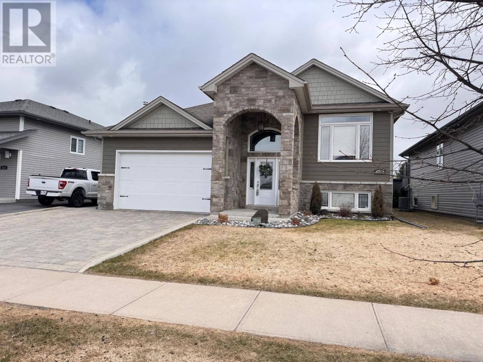 216 Cougar Cres, Thunder Bay, Ontario  P7C 0B2 - Photo 43 - TB2600549